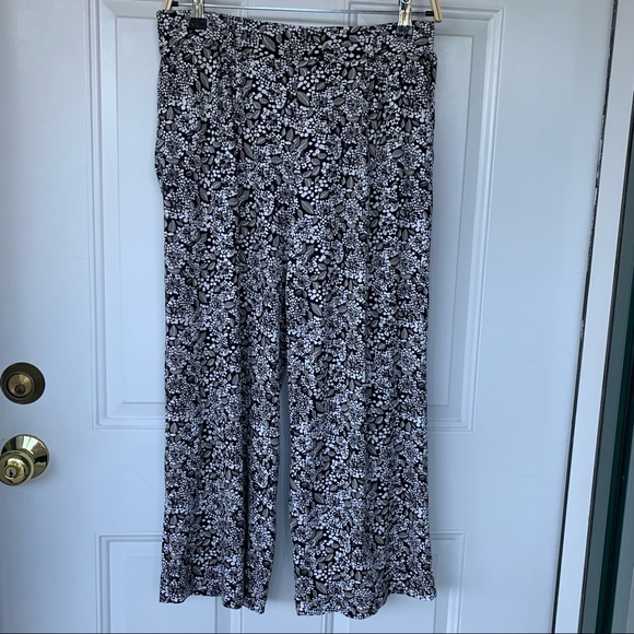 •Lands' End• Sport Knit Crop Pants with Pockets - Size 6-8 - Picture 2 of 12